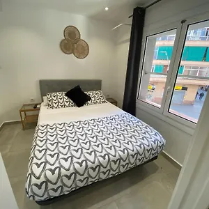 Apartment Con Bano Privado Frente Al Metro L5 Barcelona-hospitalet, L’Hospitalet de Llobregat