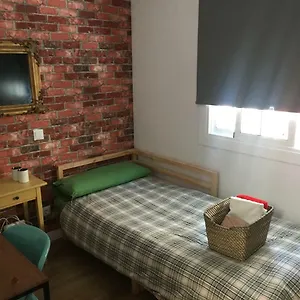 Practical Room: Barcelona-fira-airport Гостевой дом